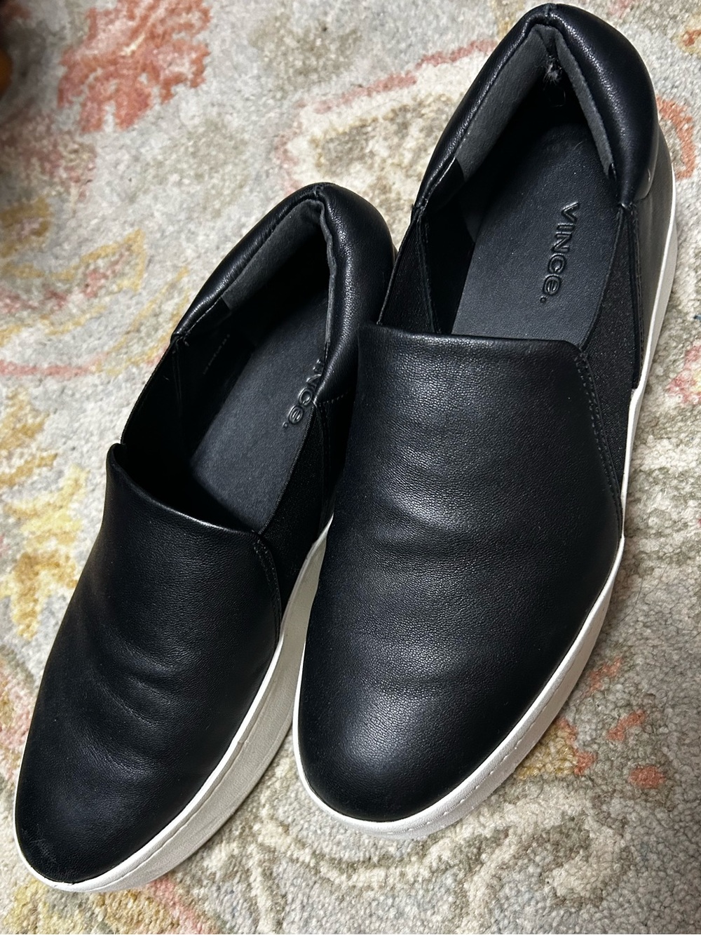 Vince Warren Platform Sneaker in Black. Sz 8.